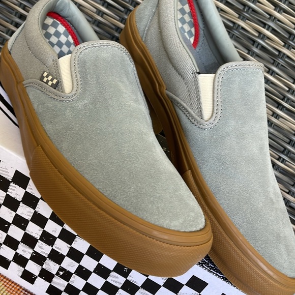 Vans Men’s Skate Slip-On Grey/Gum
VN0A5FCAN3Z
Sneakers - Picture 7 of 16